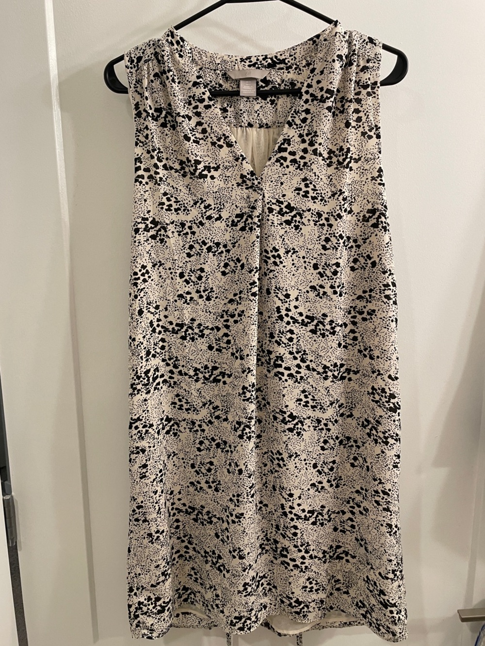 H&M Sleeveless Black & Cream Printed Shift Dress